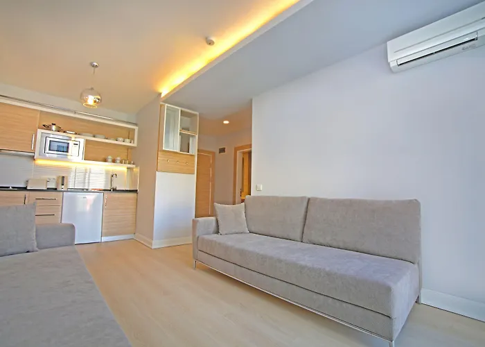 Vega Aparthotel 4*