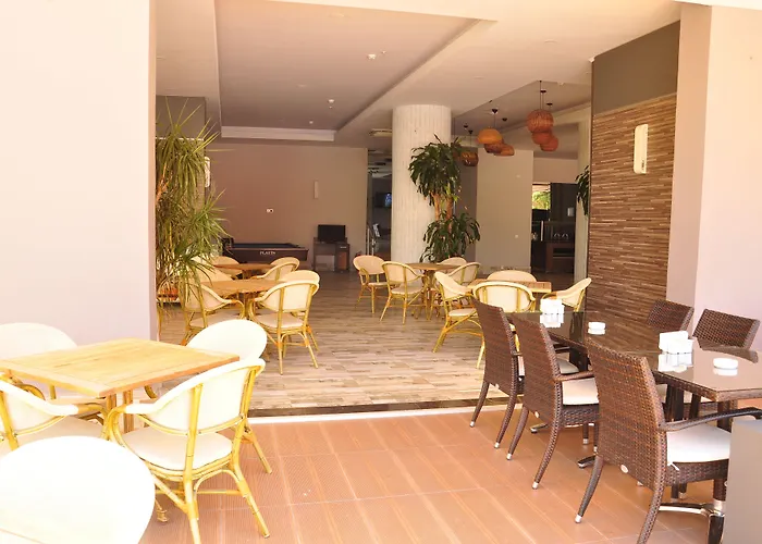 Vega Aparthotel 4*